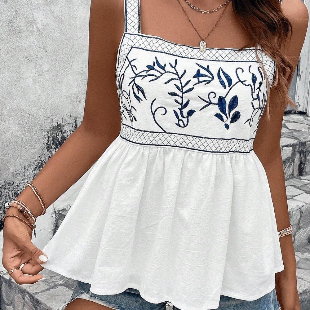 White Boho Womens Floral Embroidery Peplum Cami Top - Picture 2 of 5